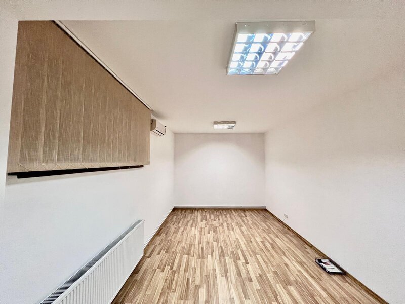 Aviatiei / Spatiu in Vila/ Decomandat - Acces separat/ Str. Elena Caragiani