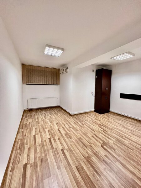 Aviatiei / Spatiu in Vila/ Decomandat - Acces separat/ Str. Elena Caragiani