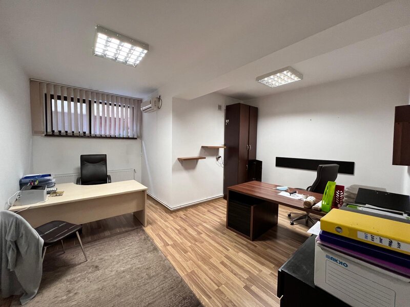 Aviatiei / Spatiu in Vila/ Decomandat - Acces separat/ Str. Elena Caragiani