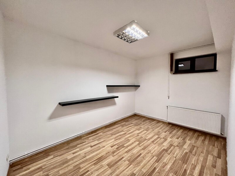 Aviatiei / Spatiu in Vila/ Decomandat - Acces separat/ Str. Elena Caragiani