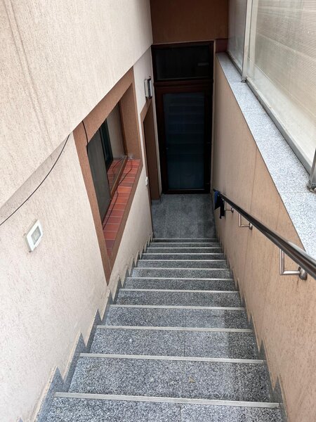 Aviatiei / Spatiu in Vila/ Decomandat - Acces separat/ Str. Elena Caragiani