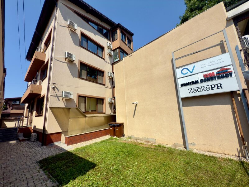 Aviatiei / Spatiu in Vila/ Decomandat - Acces separat/ Str. Elena Caragiani